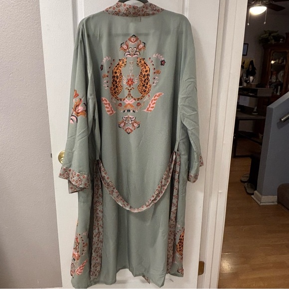Cost Plus World Market Other - Shayla Laurel Green Satin Floral Cheetah Robe Big Cats Lounge Spa Relaxation OS